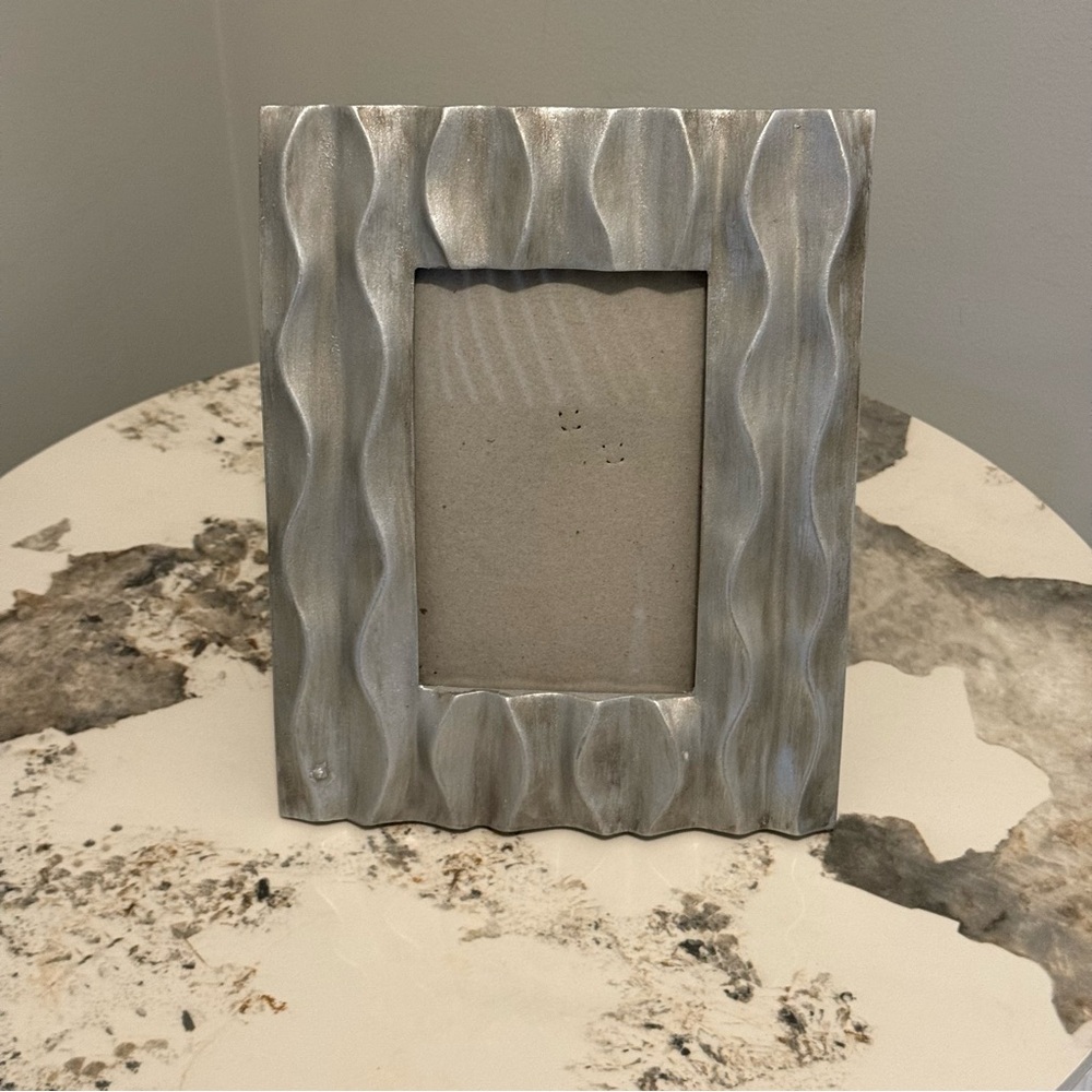 Kenar Home Silver Stone Wave Picture Frame 8x10